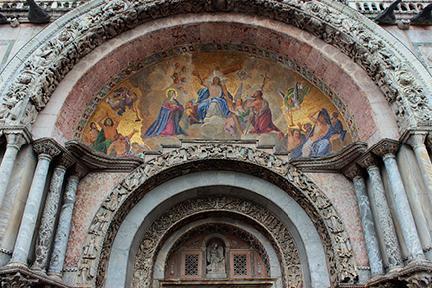 Mosaico en la entrada de la Basílica de San Marcos de Venecia