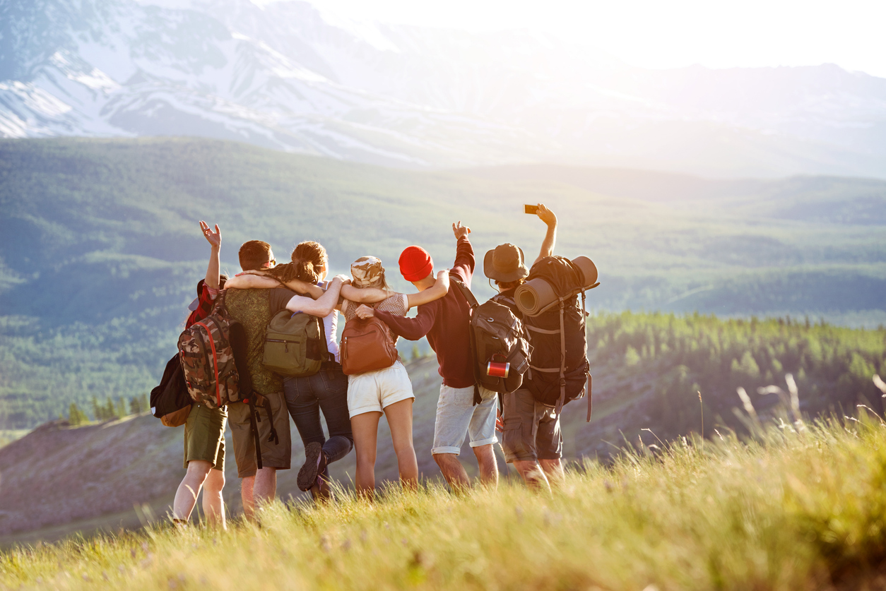Jóvenes haciéndose un selfie
